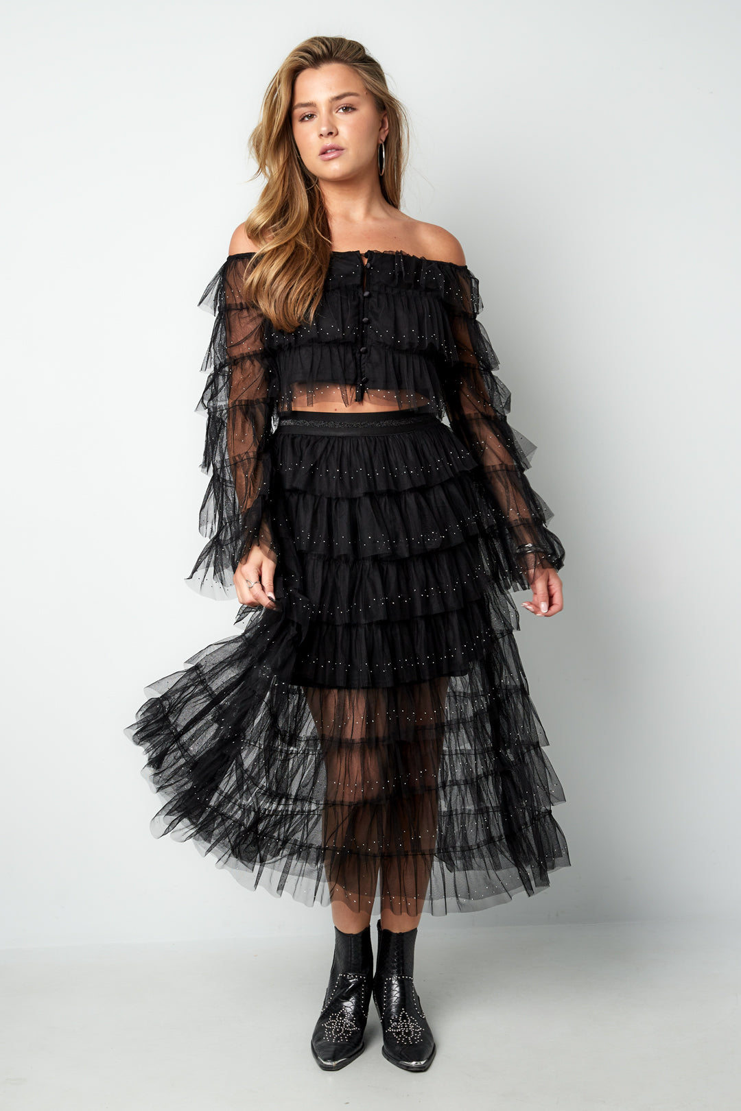 Stylish Black All-Fit Polyester Skirt for Any Occasion
