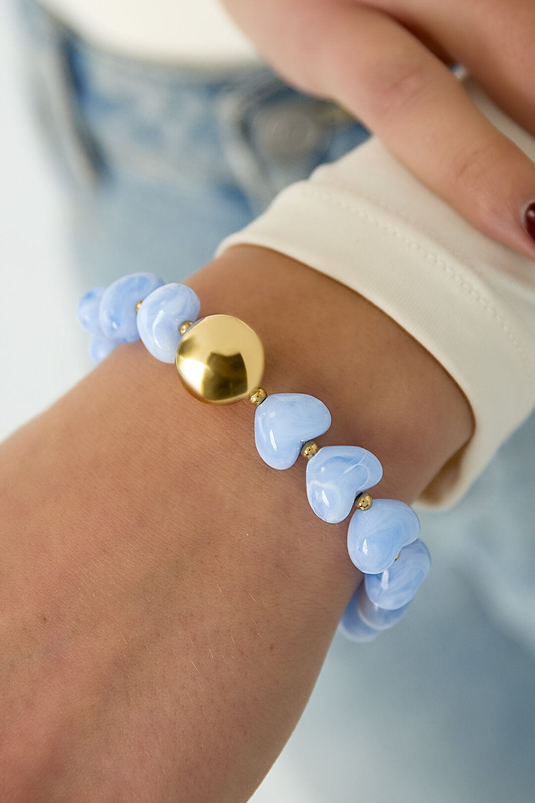 Statement-Armband mit herzförmigen Perlen