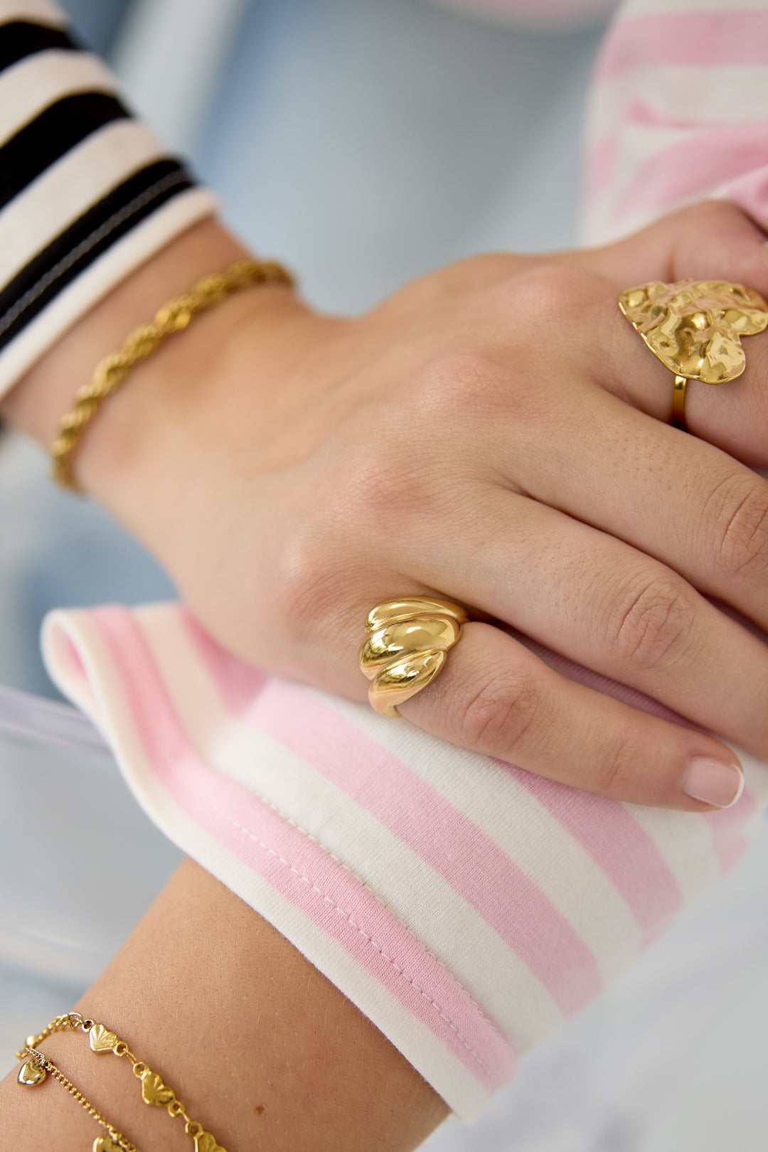 Verstellbarer Statement-Ring mit Blasen
